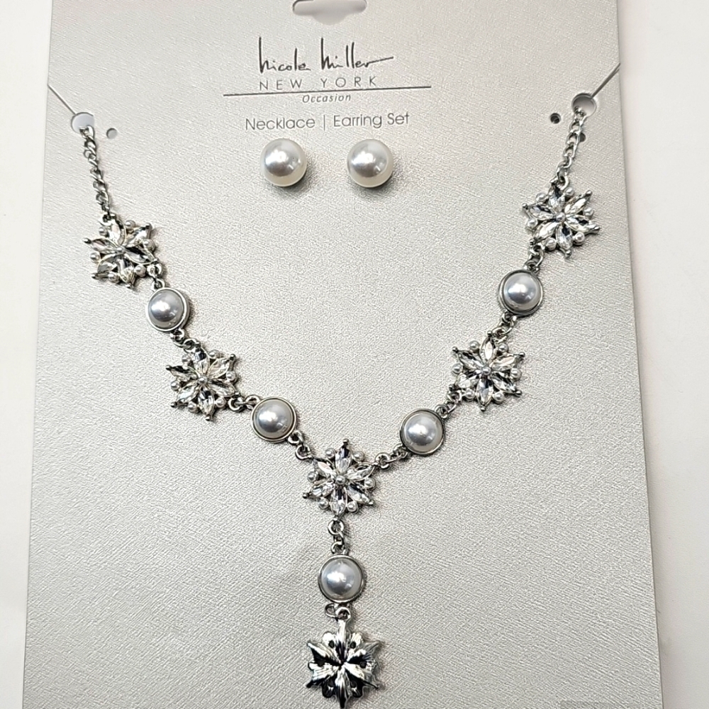 Nicole Miller Pearl Stud Earrings w Silver Pearl &‎ Crystal Pendant Necklace Set